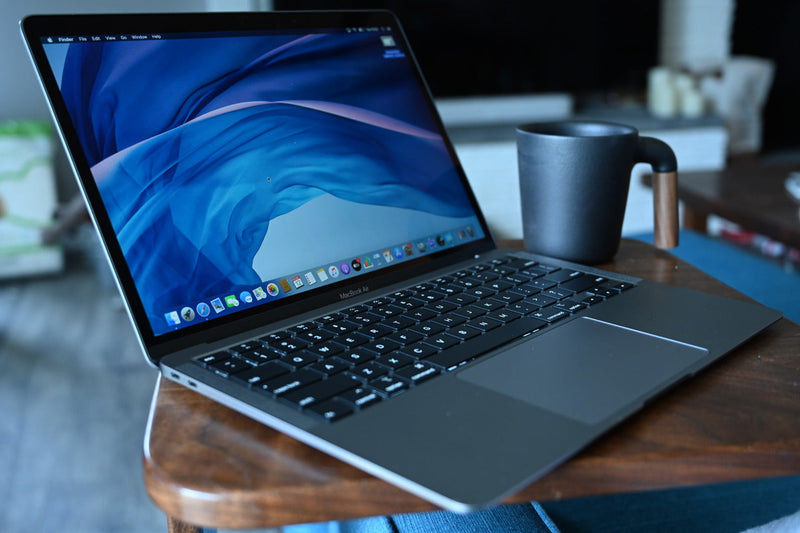 13 Inch MacBook Air A2179 | 3.8Ghz Turbo Quad Core i7 | Sonoma | Magic Keyboard | Space Gray | Warranty