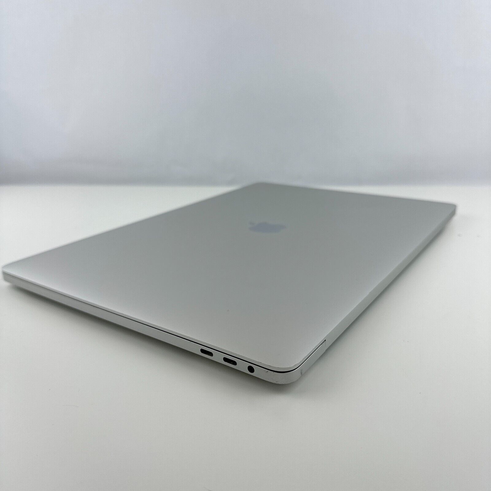 16" Apple MacBook Pro A2141 6-Core i7 | Tahoe |  1 Year Warranty | Magic Keyboard