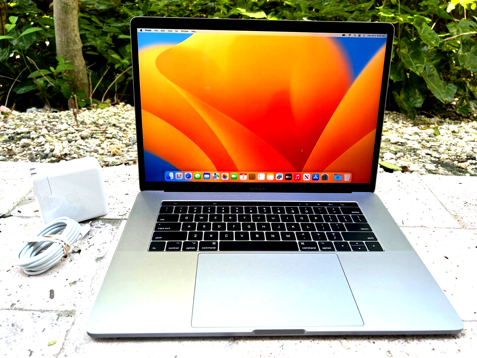 15 Inch MacBook Pro Touch Bar A1707 | 16GB Ram 3.8ghz Turbo i7 | Space Gray | Ventura | Warranty