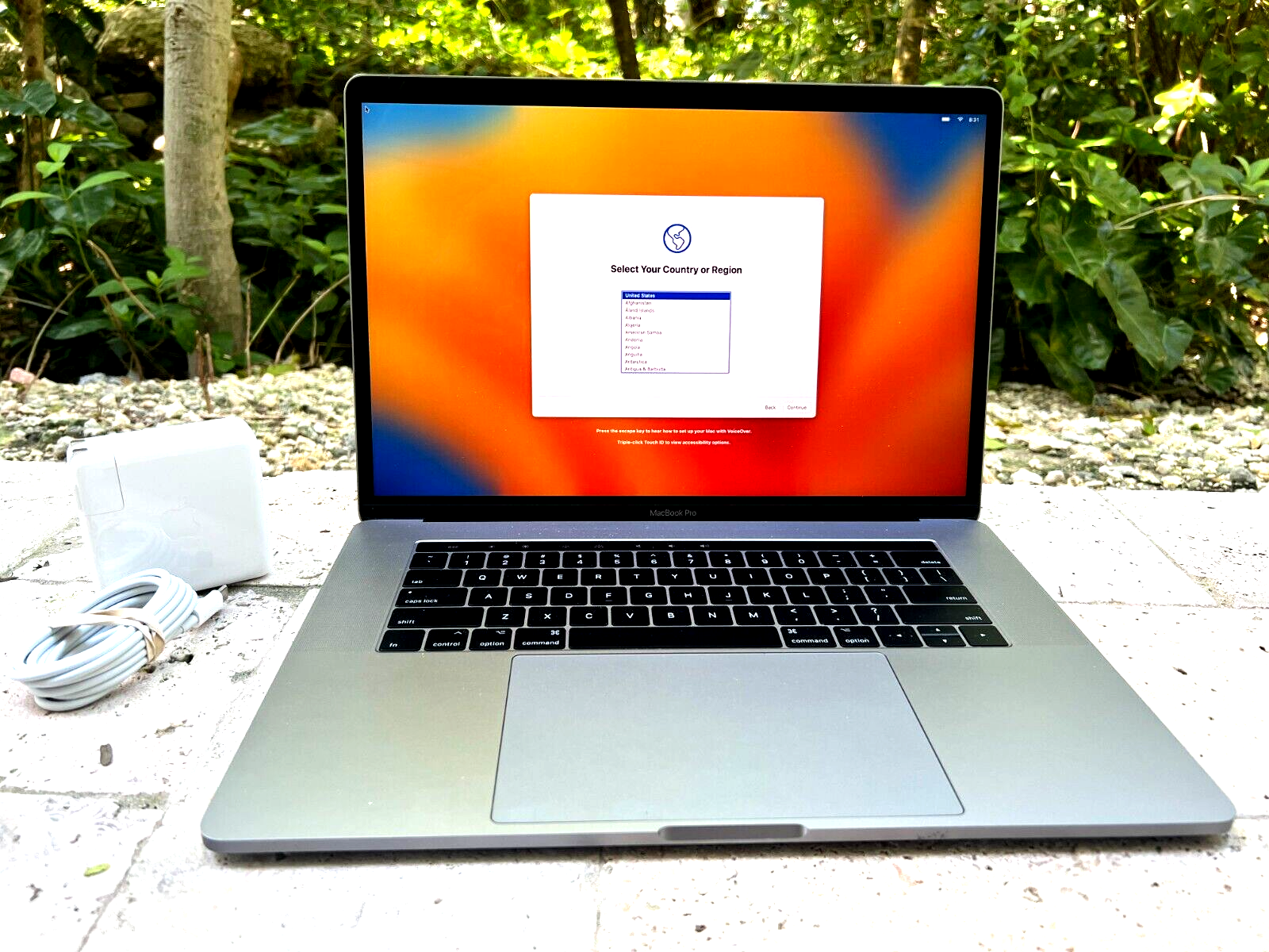 15 Inch MacBook Pro Touch Bar A1707 | 16GB Ram 3.8ghz Turbo i7 | Space Gray | Ventura | Warranty