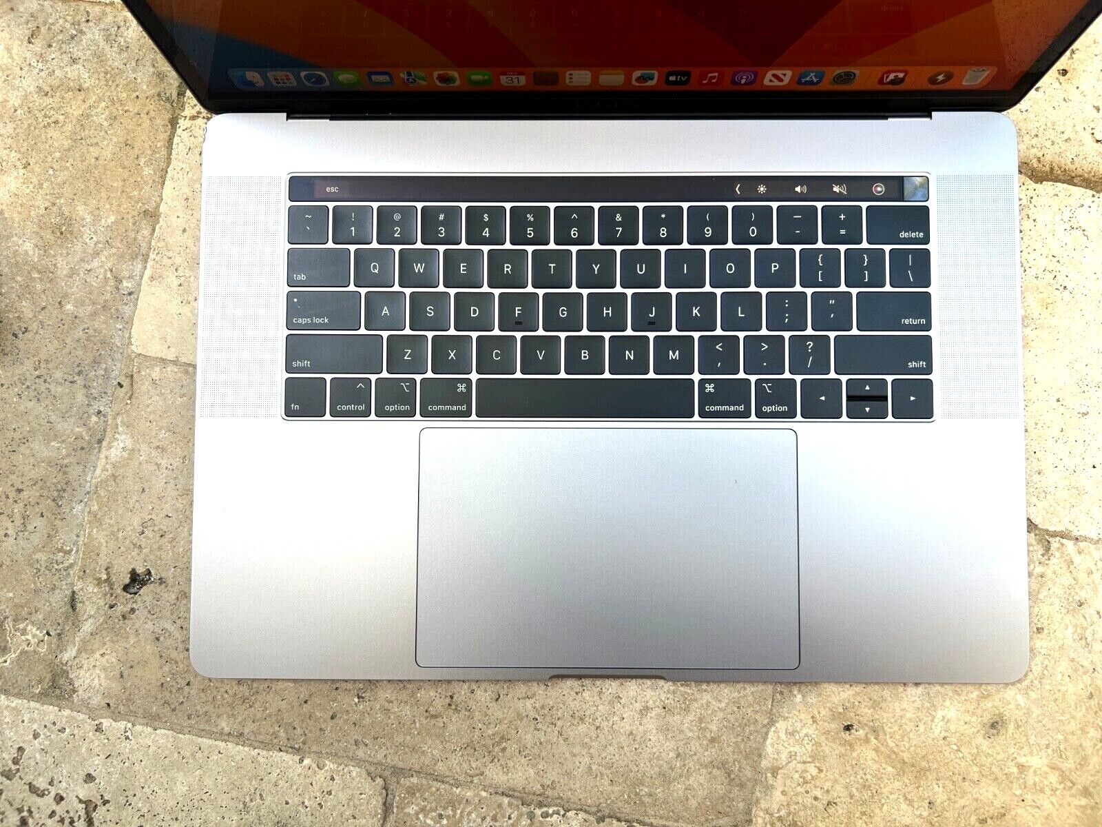 15 Inch Apple MacBook  Pro ﻿Sequoia | 6-Core i7 | a1990 | Touch Bar - Warranty